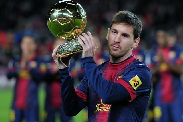 阮奇龙庆祝冲超：美好的一个赛季，一起期待2026新的挑战