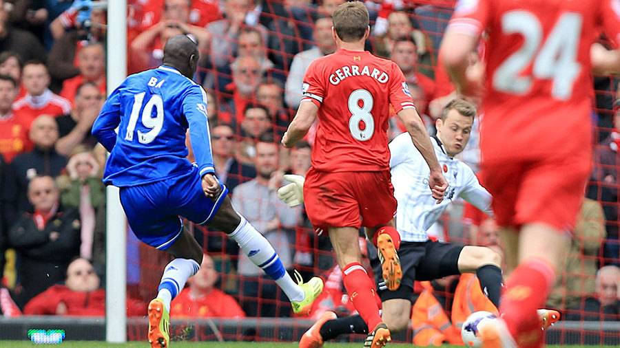 篮球篮网球员训练中展现高命中率