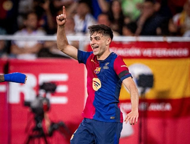 利雅得胜利2-1逆转费哈，C罗双响+补时第14分钟点射绝杀